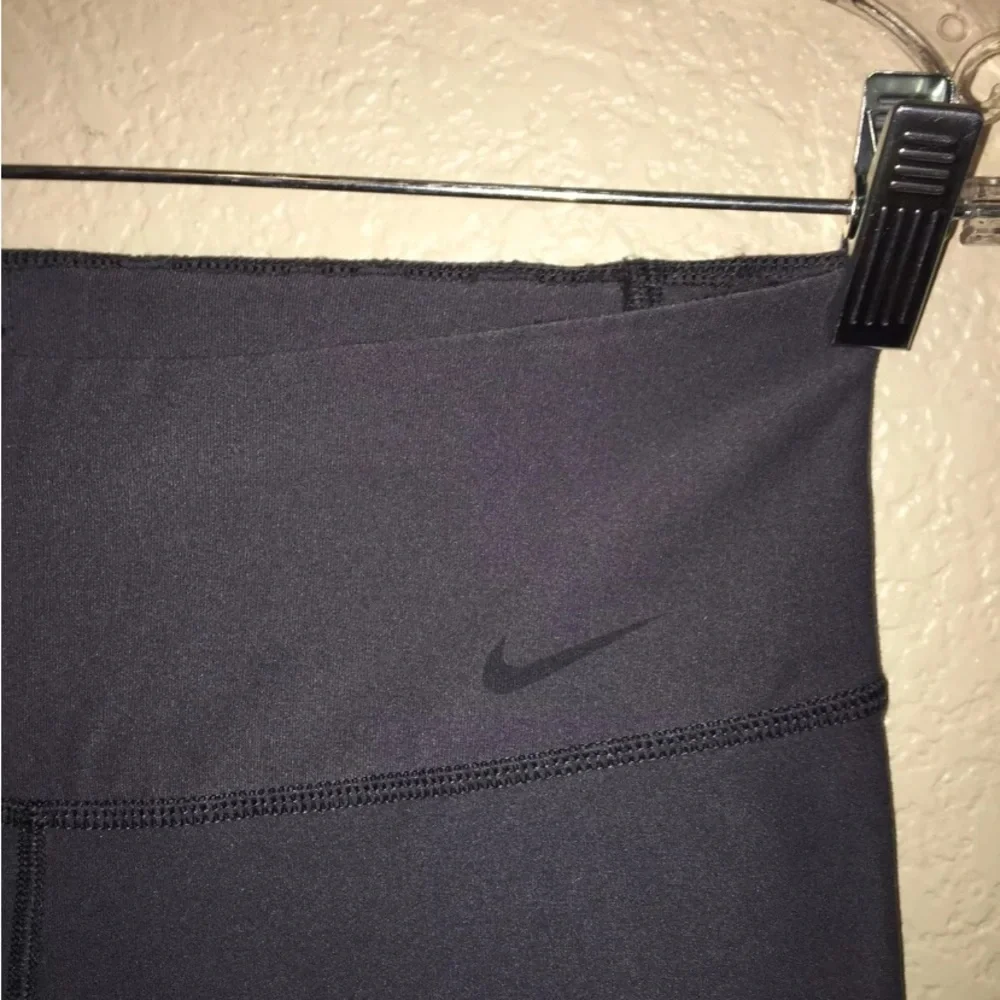 Women's Nike Dri-Fit One Legend Gray Capris- Medium